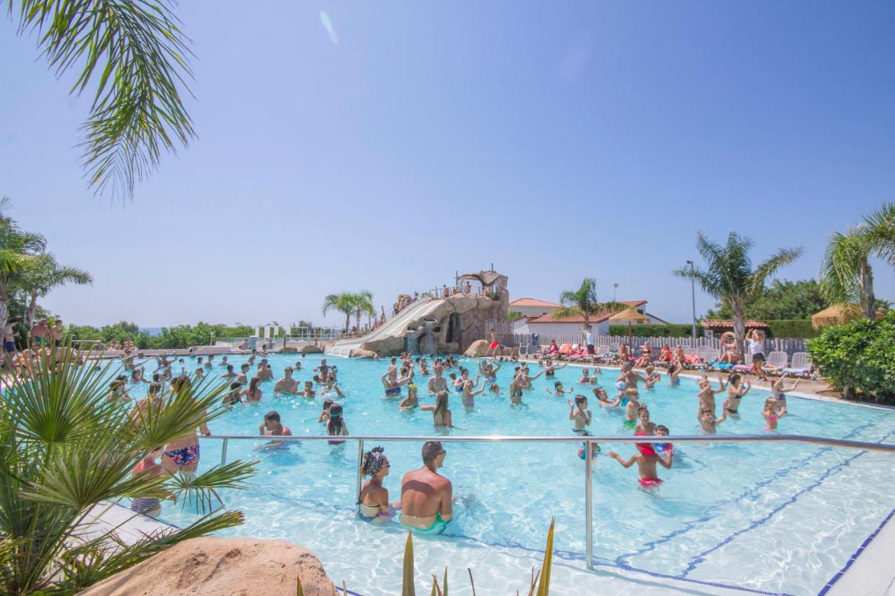 Hotel Alannia Els Prats Mont-roig del Camp Esterno foto