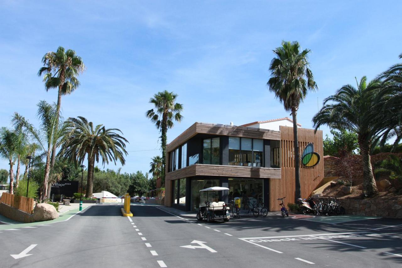 Hotel Alannia Els Prats Mont-roig del Camp Esterno foto
